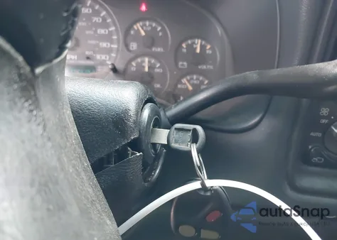 2002 Chevrolet Avalanche 1500 from USA, damaged, VIN 3GNEK13T22G215915